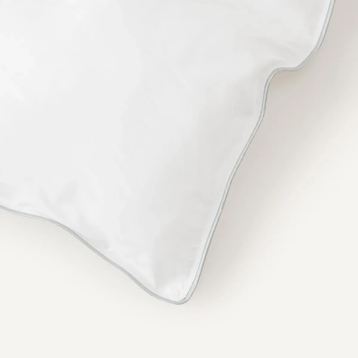 Synthetic Down-Effect Mid-Season Duvet - White, Microfibre alternate view