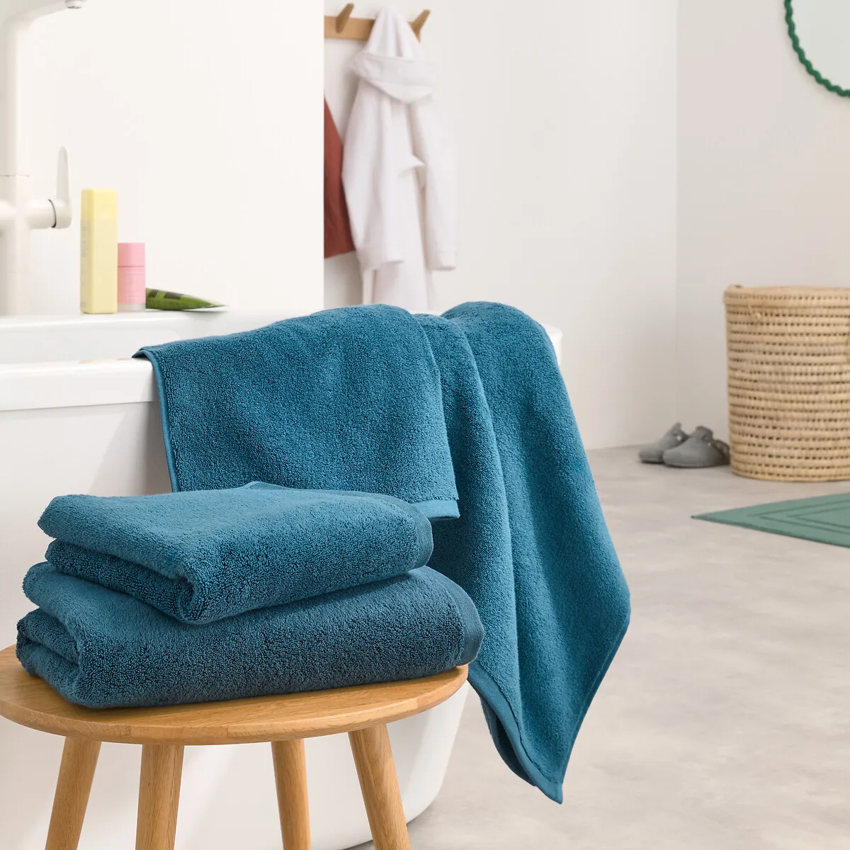 Talmont Maxi Bath Towel 500g/m2 - Prussian Blue, Cotton alternate view