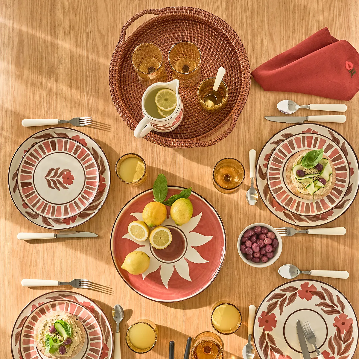 Taran Round Tray with Handles - Natural, Rattan product