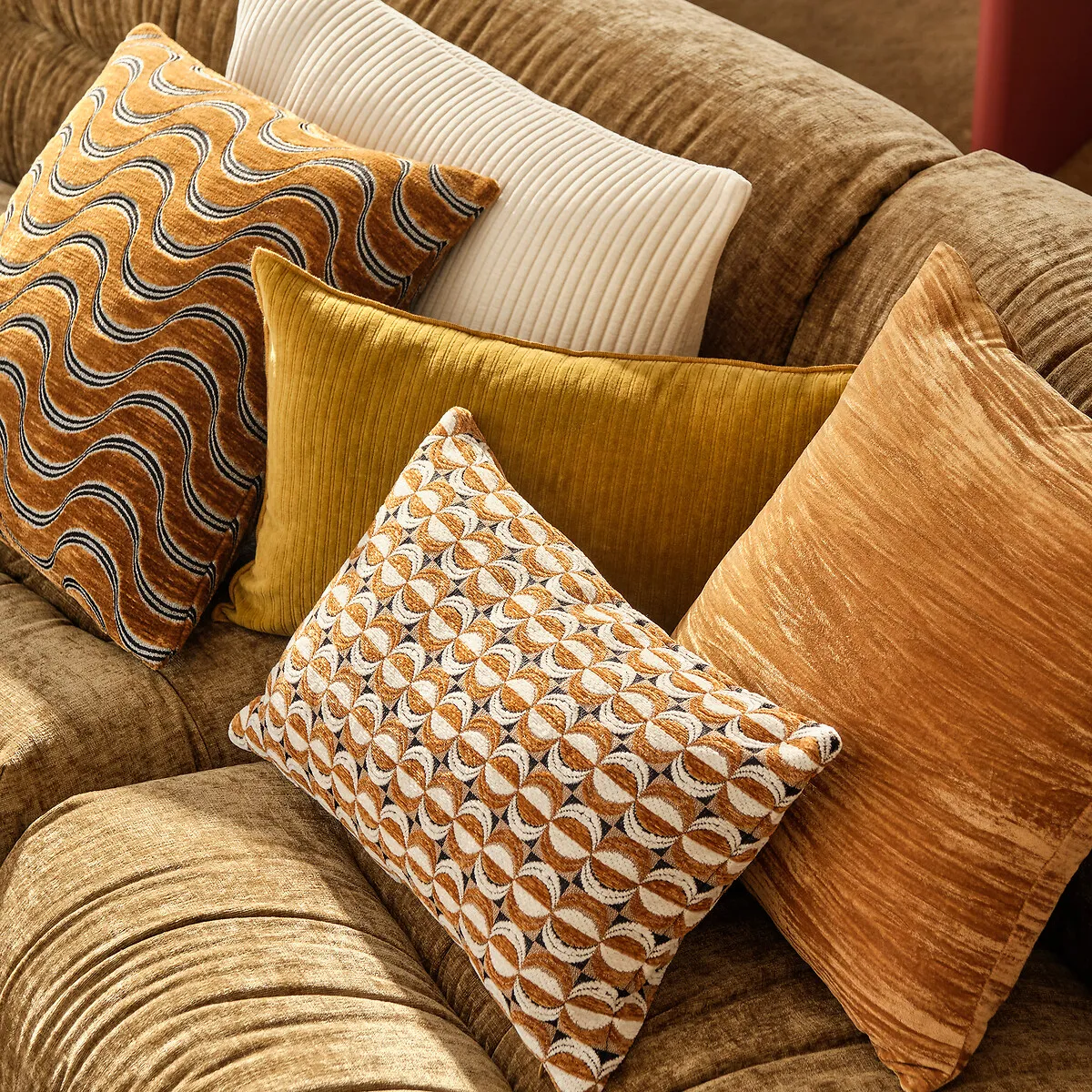 Vilnia Cushion Cover - Bronze, Chenille Velour alternate view