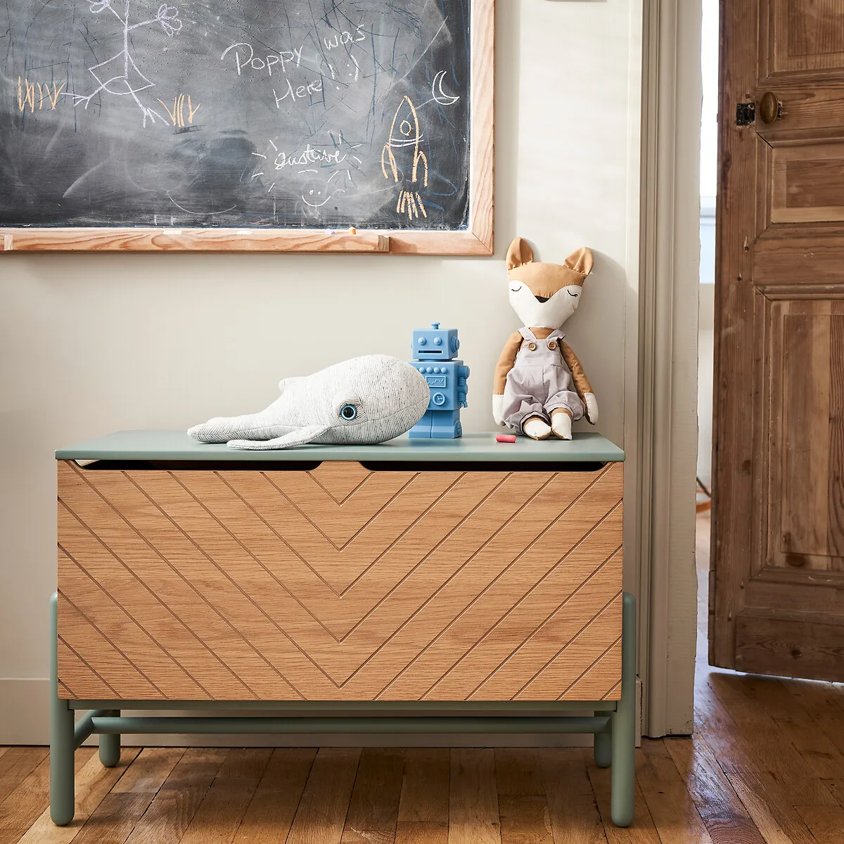 Waldo Toy Box - Oak alternate view