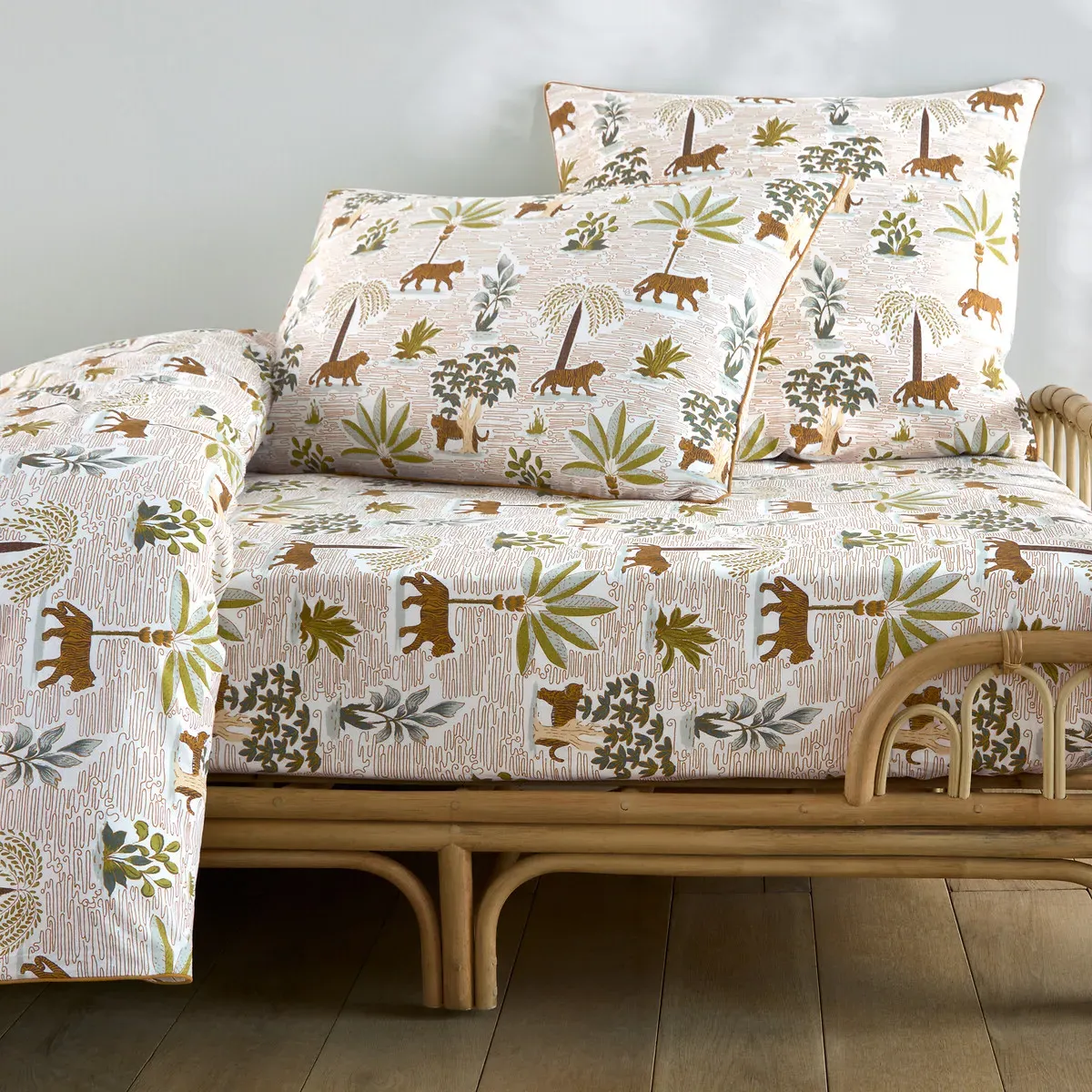 Wila Jungle Print Fitted Sheet with 25cm Flap - Cotton product