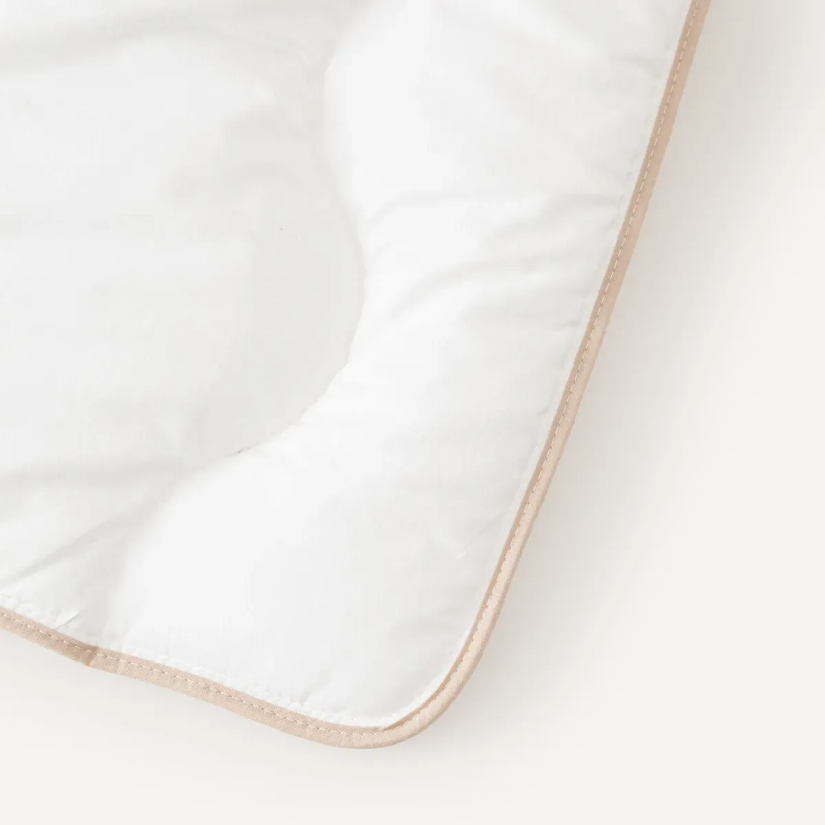 Wool Winter Duvet 350g/m² - White, Cotton alternate view