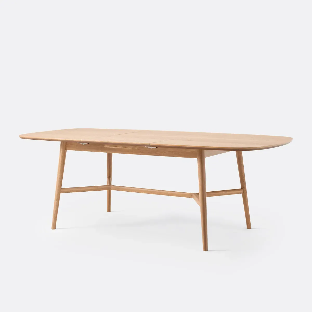 Yvan 6-8 Seater Extendable Dining Table - Oak, Veneer product