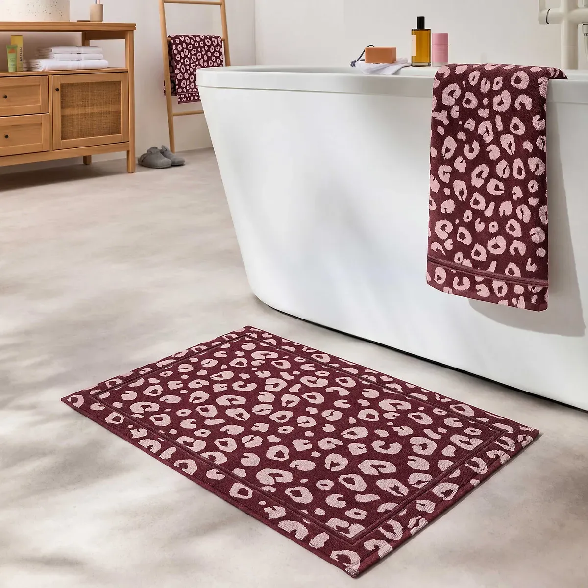 Zani Printed Bouclé Bath Mat - Burgundy Leopard, Cotton alternate view