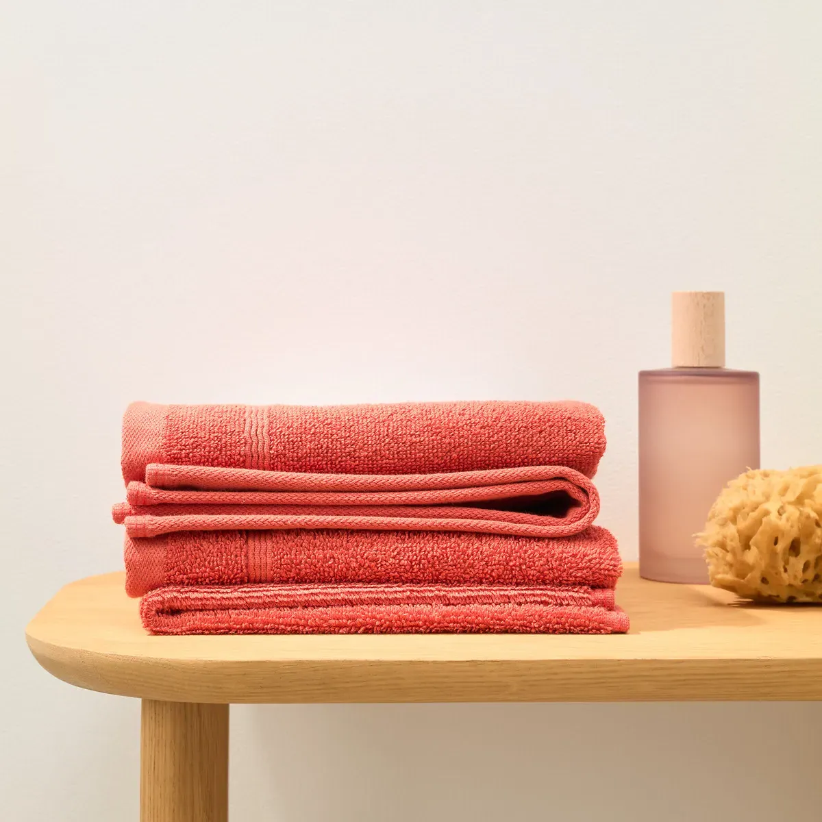 Zavara Set of 4 Guest Towels 600g/m² - Guava, Cotton alternate view