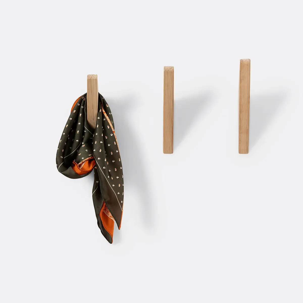 Bava Set of 3 Wall Hooks - Oak alternate view