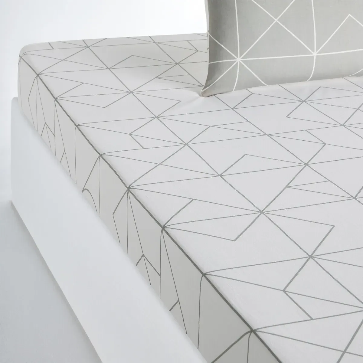 Vidmey Geometric Fitted Sheet - White, Cotton product