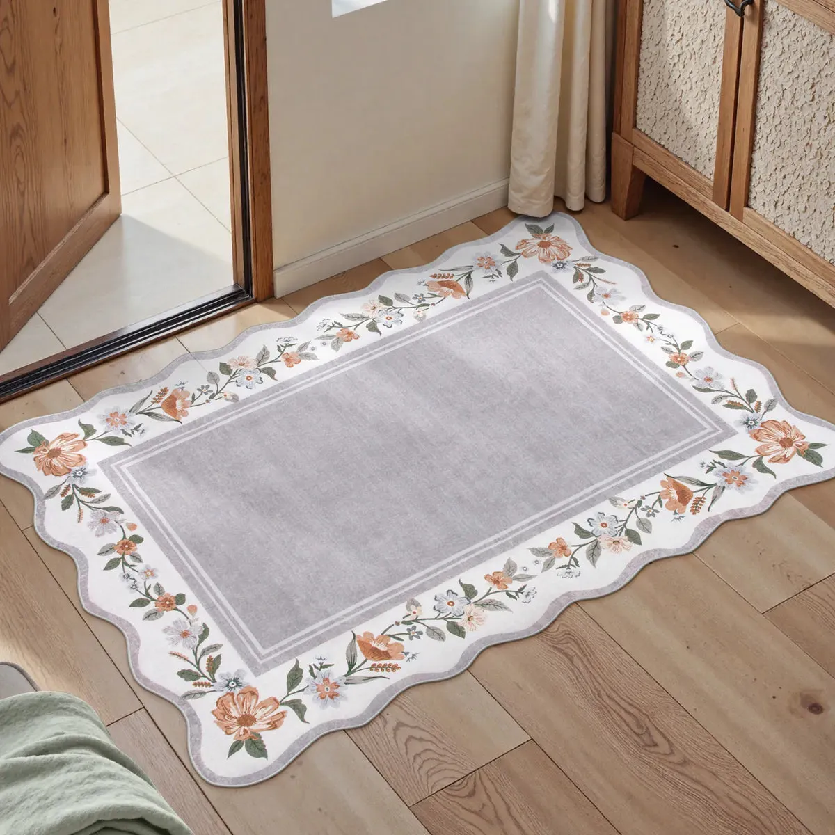 Ariele Vintage Floral Scalloped Small Rug - Gray, Synthetic Faux Wool product