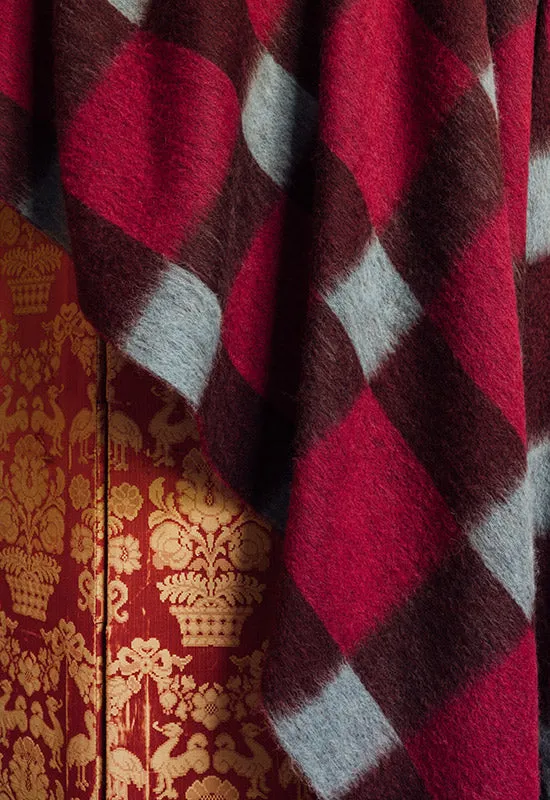 Evelina Kroon Dancing Doll Oversized Blanket - Jacquard Alpaca alternate view