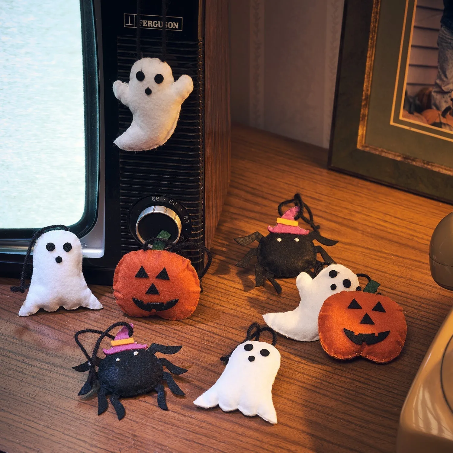 8-Piece Halloween Hanging Decorations - Felt alternate view