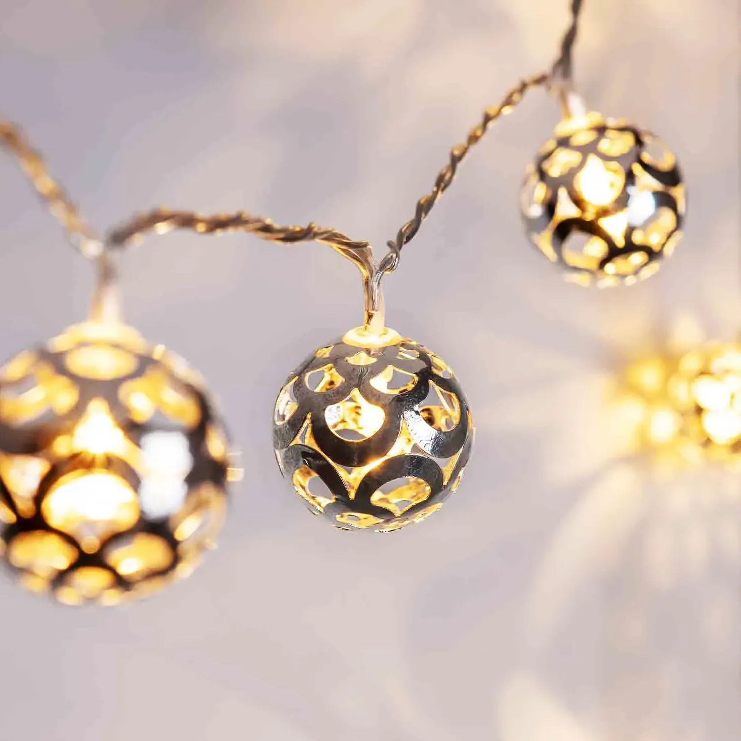 16 Silver Ball Fairy Lights - Warm White, Metal product