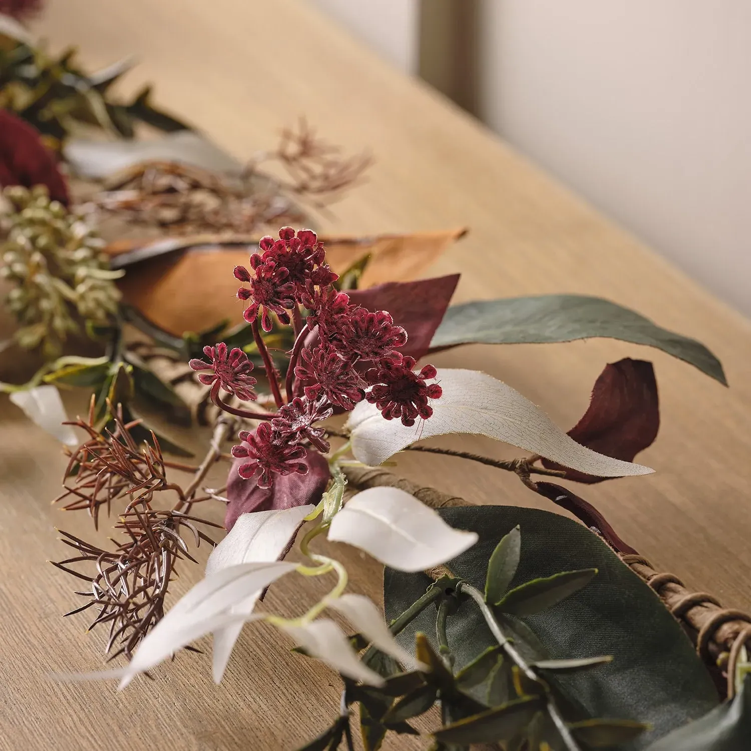 Crisp Leaf 1.5m Autumn-Winter Garland - Faux Foliage alternate view