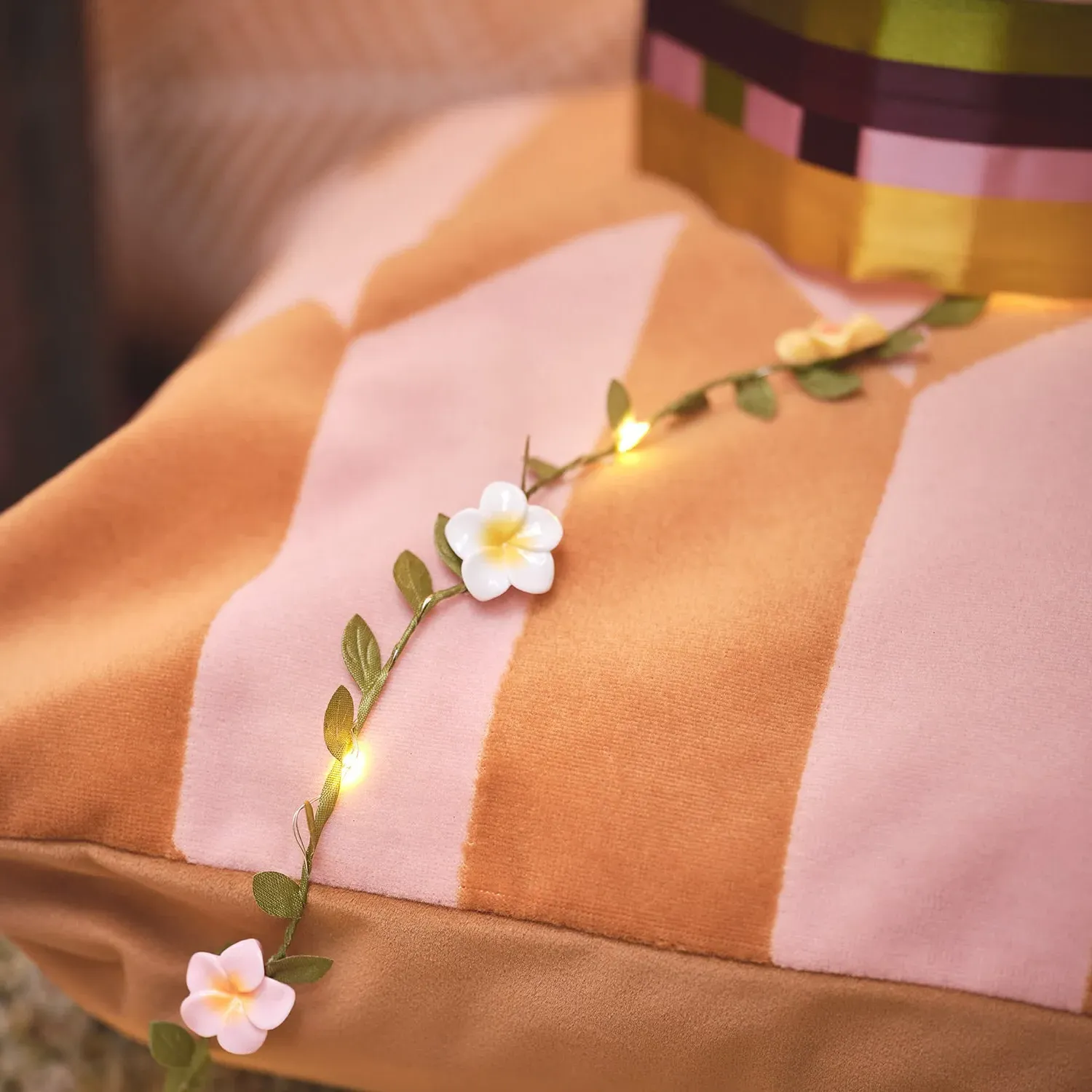 Wilderness Daisy 2m Micro Light Garland - Warm White product