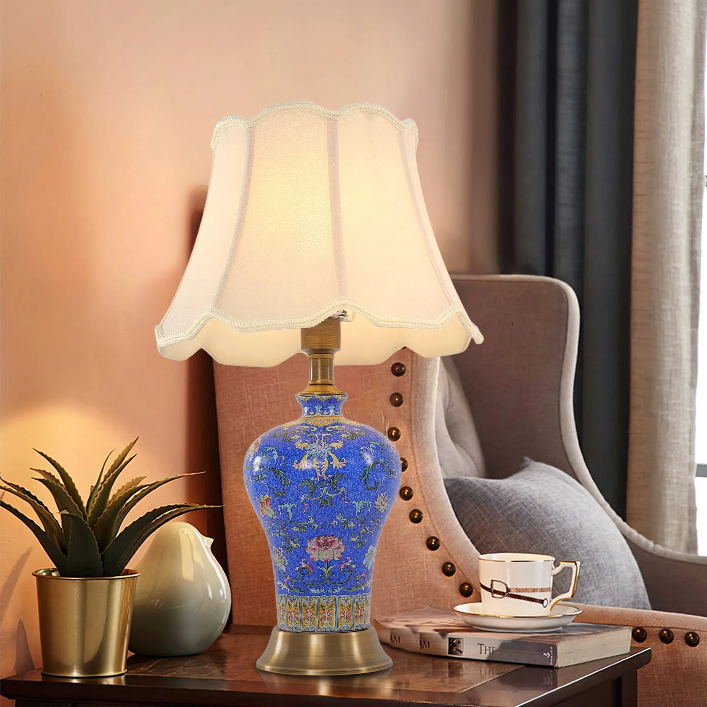 Medium Ceramic Table Lamp with Floral Base - Blue