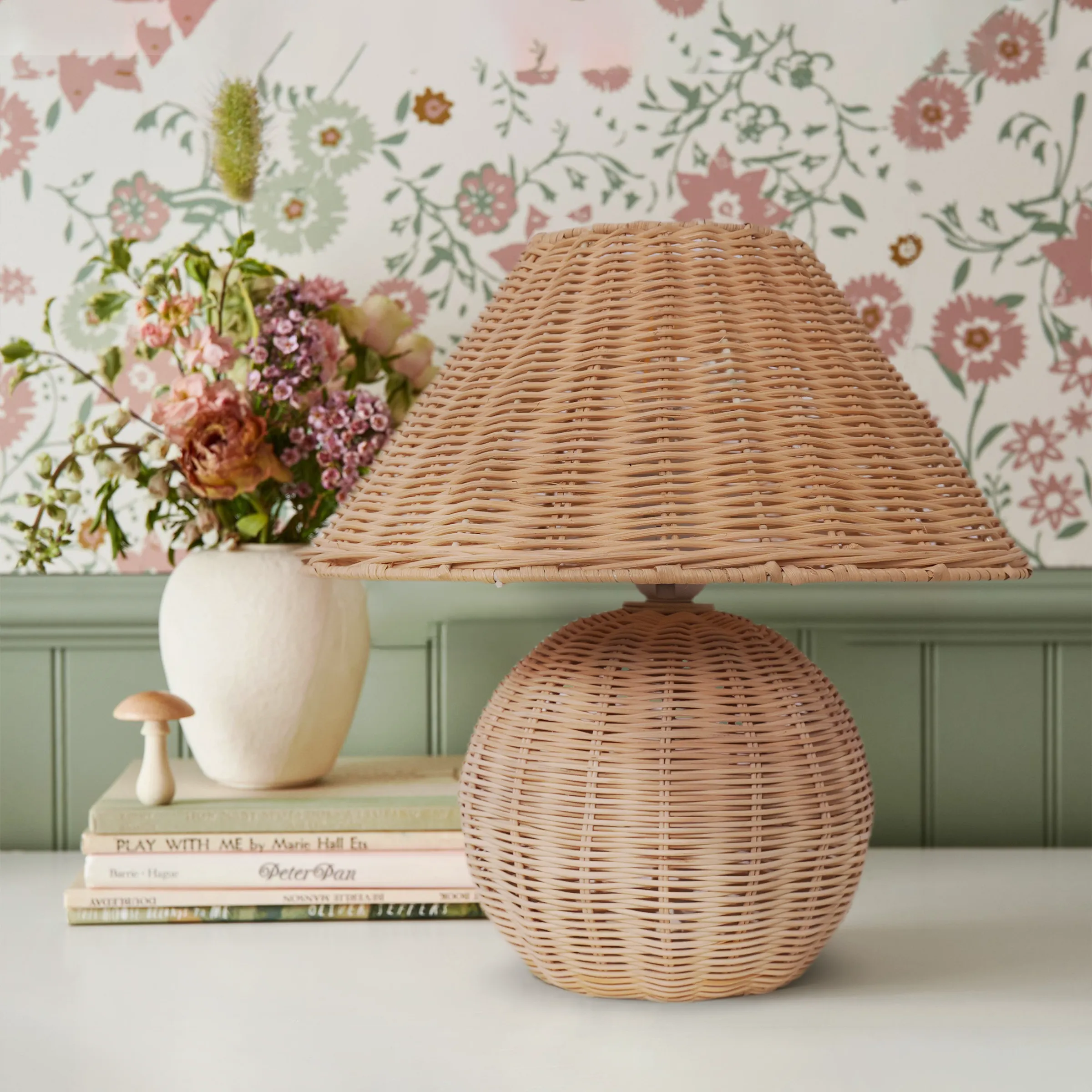 Round Table Lamp with Rattan Shade - Natural