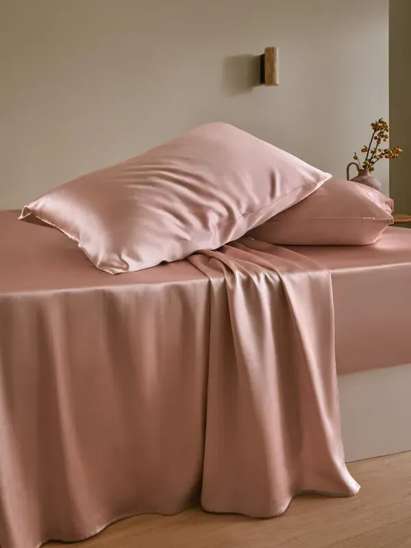 19 Momme Seamless Silk Bed Set - Rosy Pink alternate view