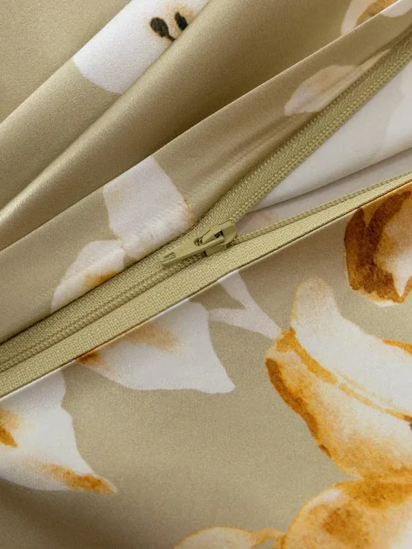 Aureate Flow Silk Bedding Set - Smooth Texture alternate view