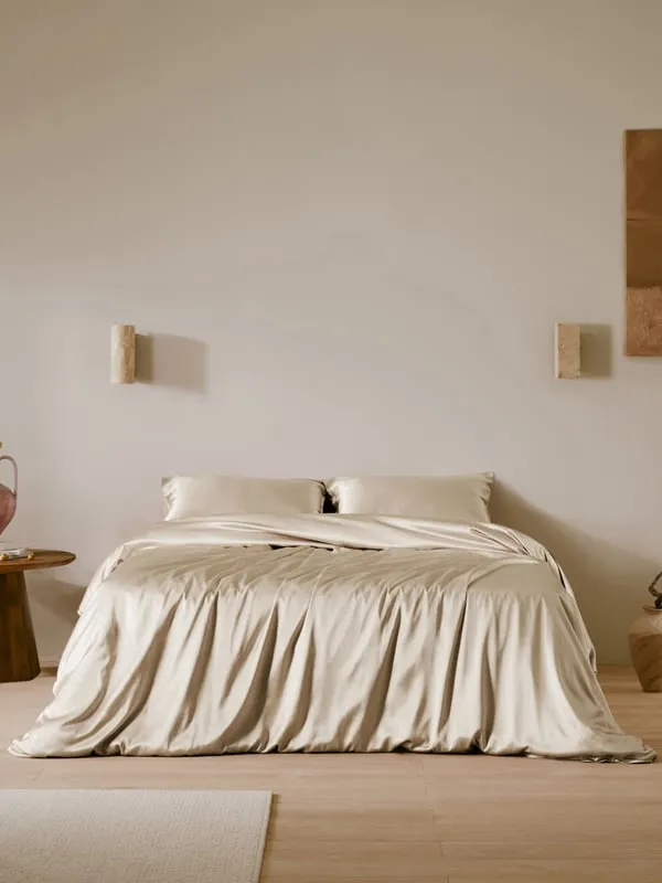 Seamless Silk Duvet Cover 19 Momme Super King - Gravel Gold product