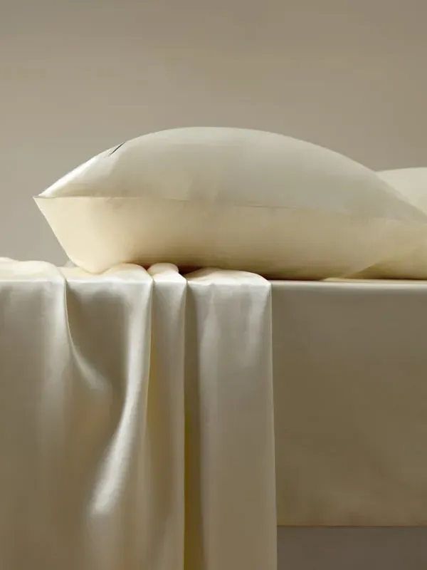Seamless Silk Fitted Sheet Single 19 Momme - Lily White product