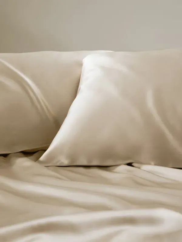 Silk Pillowcases 2-Pack King Size with Envelope Closure - Gravel Gold product