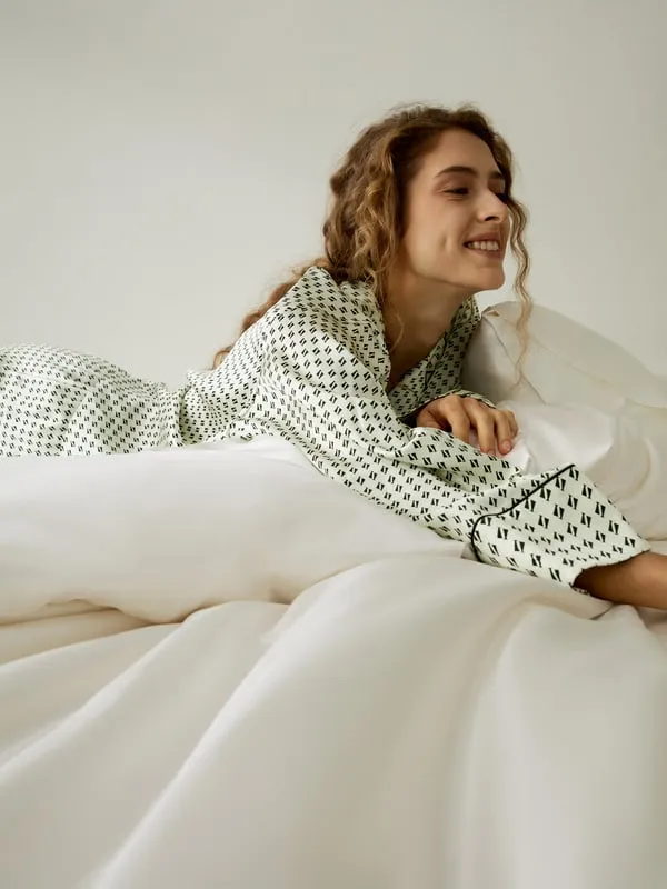Silk Seamless Single Duvet Cover - Natural White, Silk alternate view