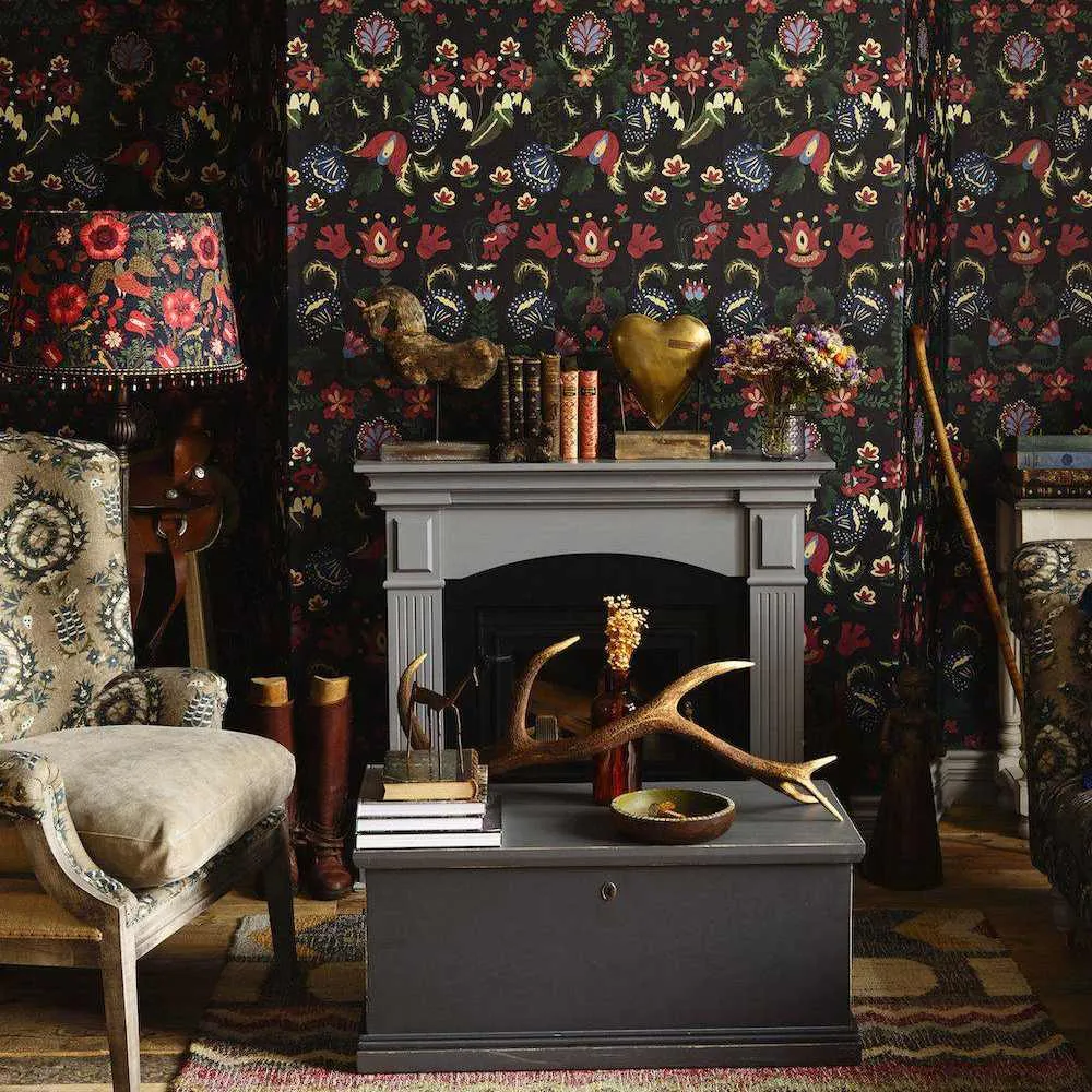 3-Roll Wallpaper Set - Romanian Floral Pattern image