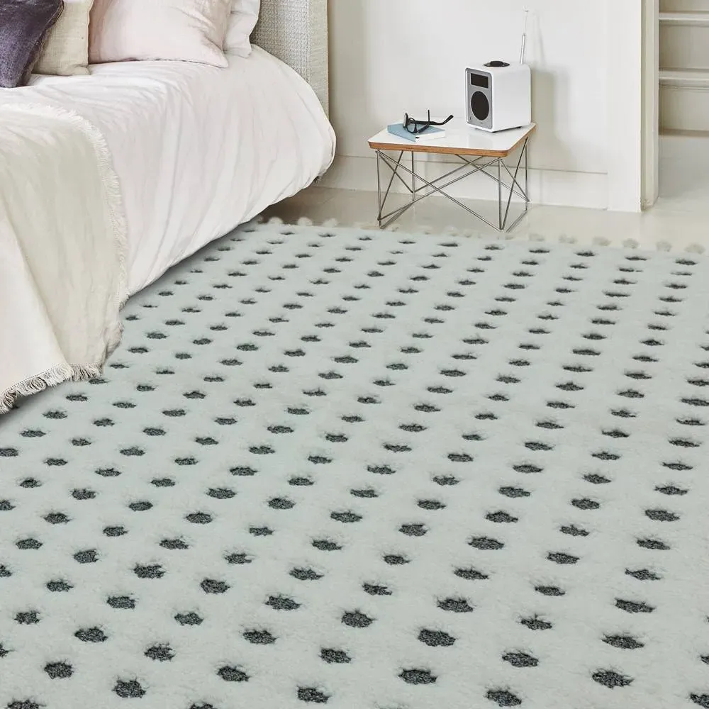 Deep Pile Rug Dotty Pattern - Grey