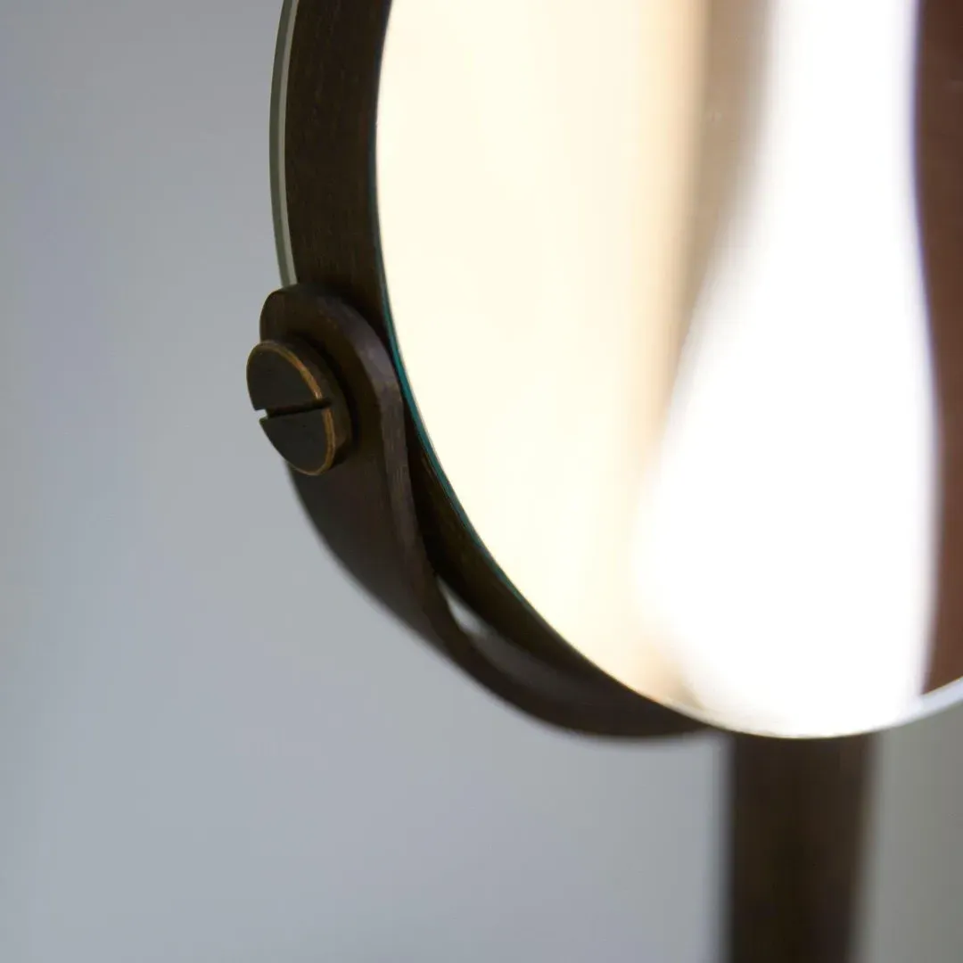 Magnify Mirror Close-Up - Dark Oak