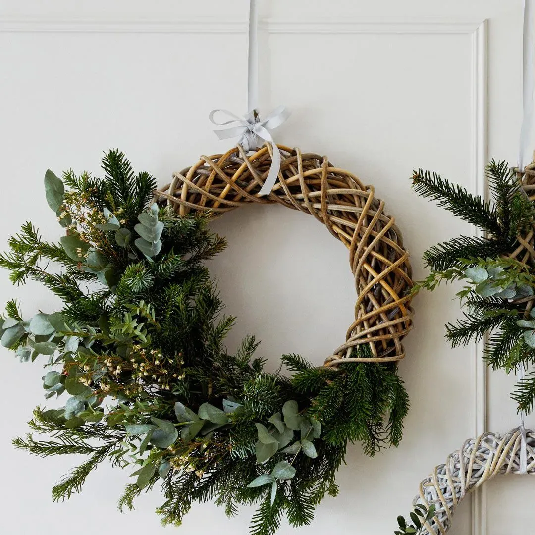 Medium Round Wreath - Natural, Rattan image