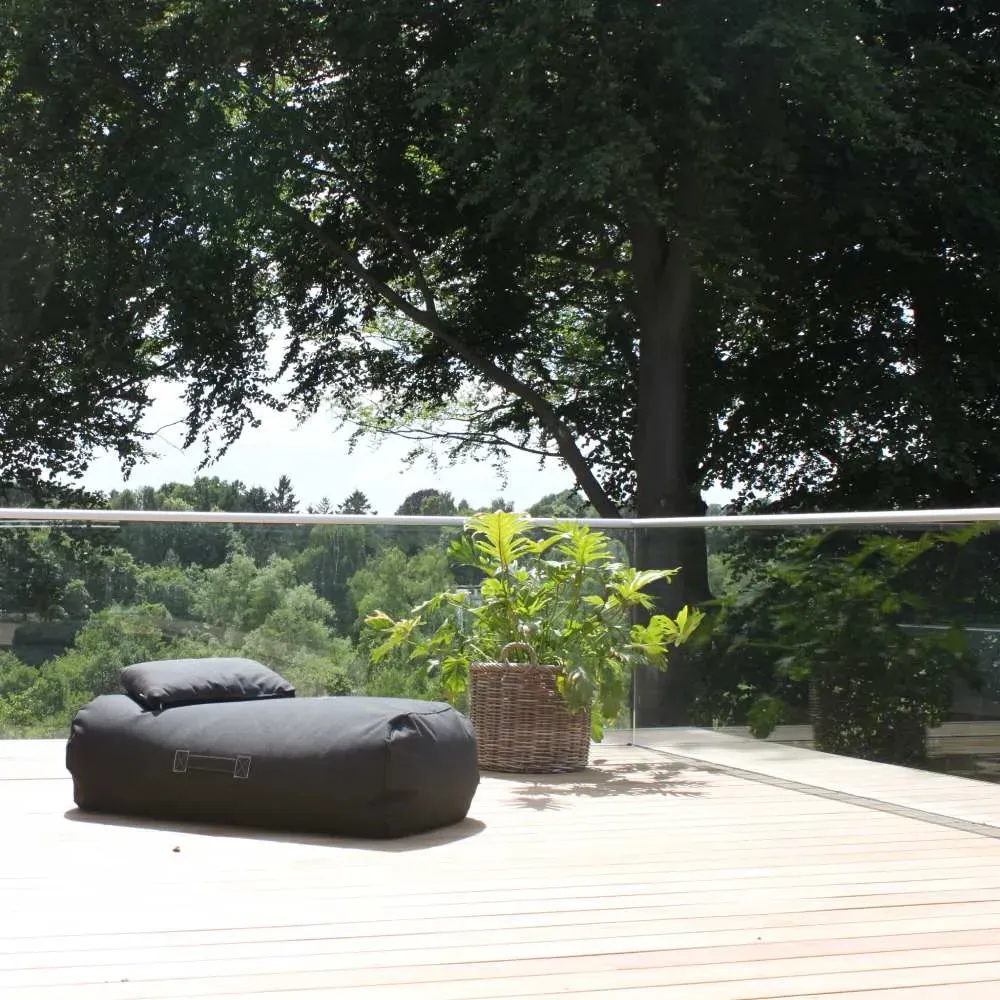 Outdoor Daybed with Weatherproof Design - Graphite