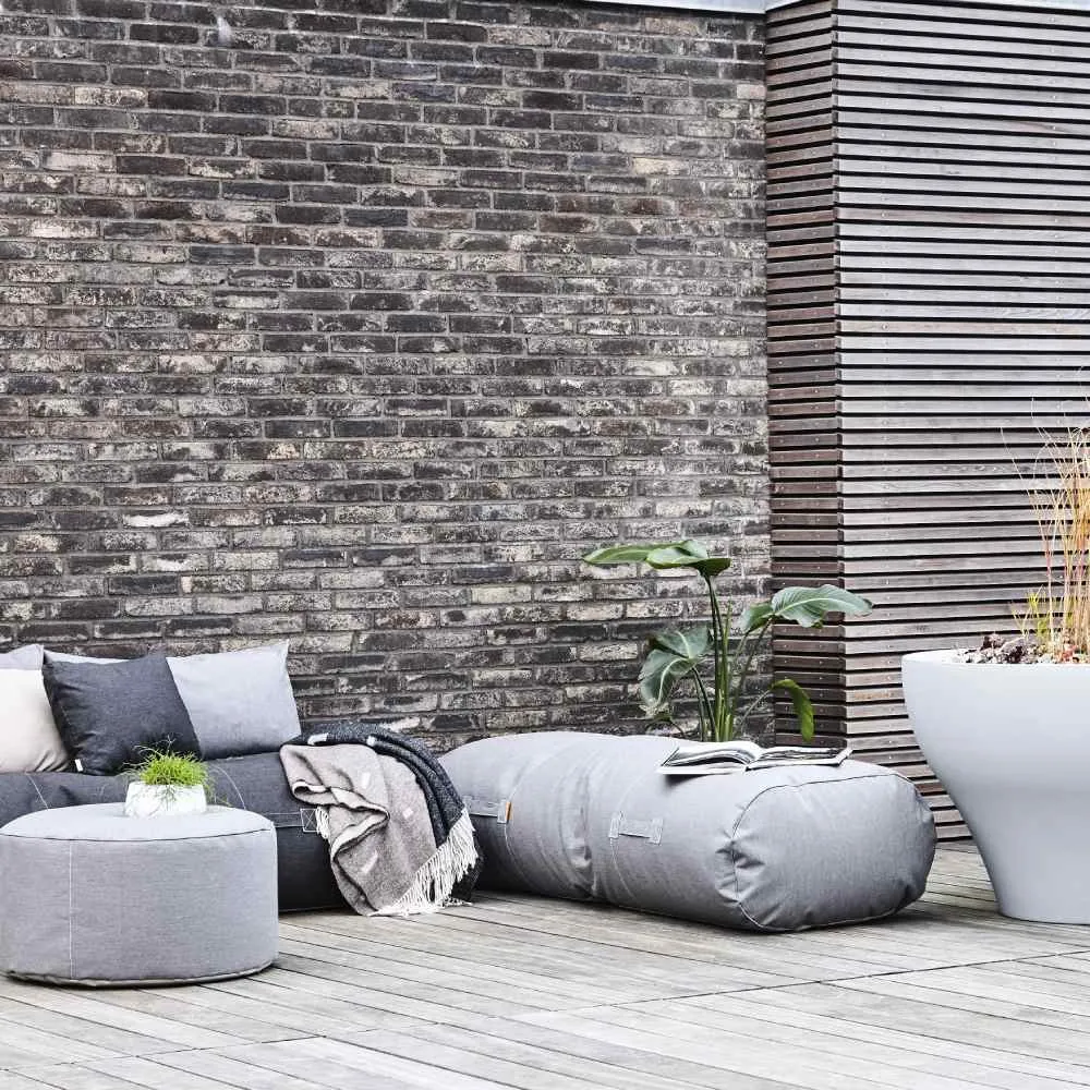 Outdoor Daybed with Weatherproof Design - Grey