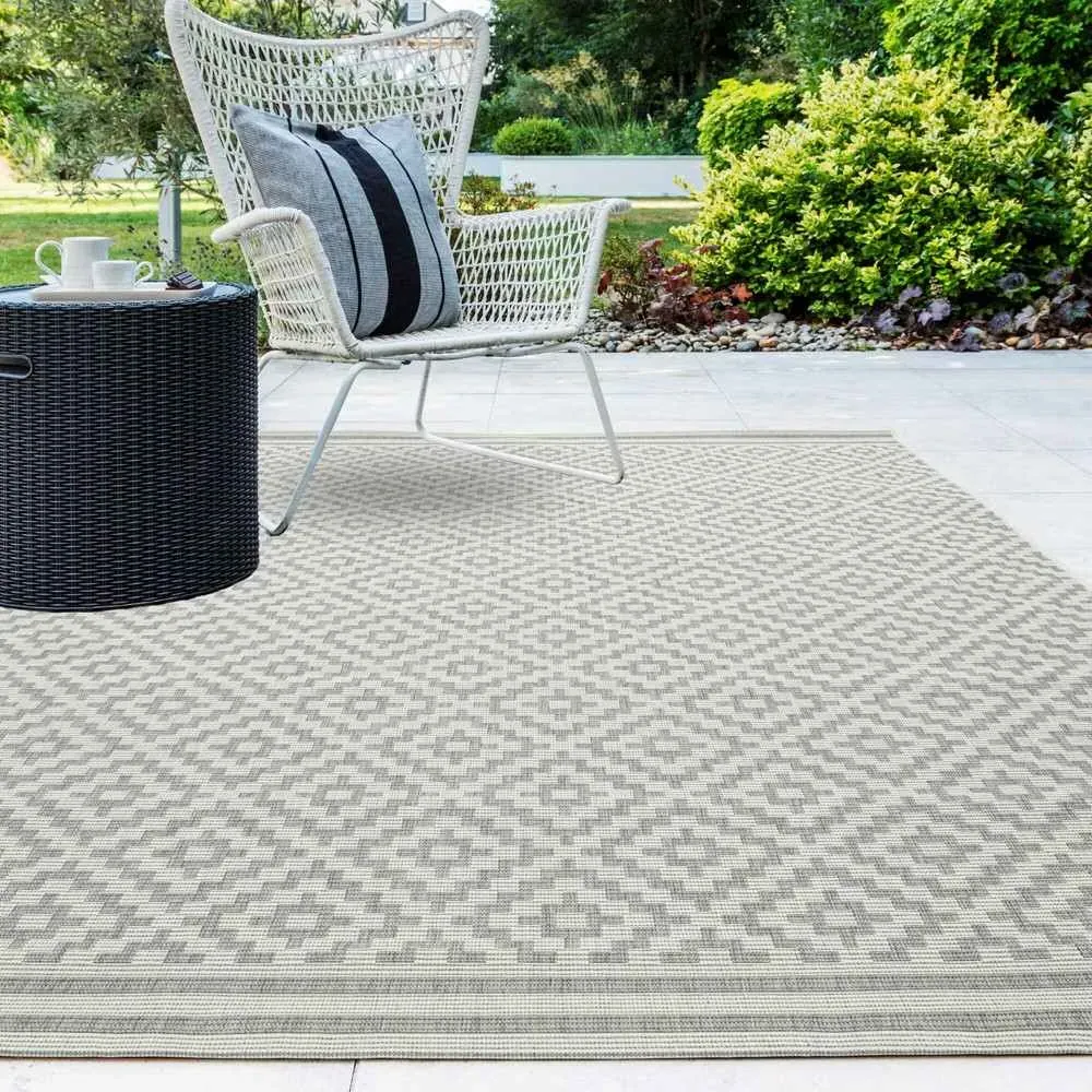 Small Diamond Outdoor Rug - Grey image