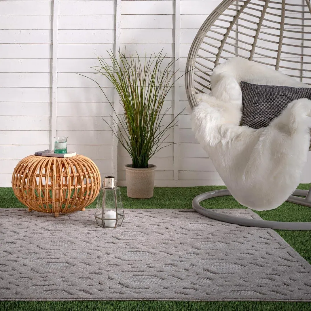 Small Geometric Outdoor Rug - Silver, Polypropylene image