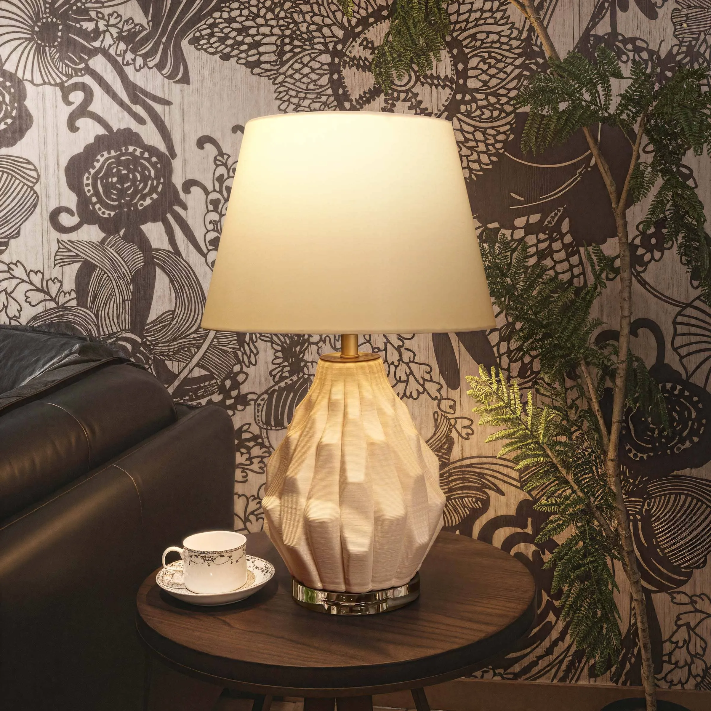 3D Polygonal Table Lamp with Fabric Shade - White, Ceramic image