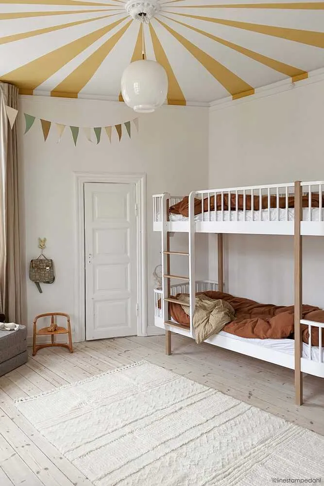 Ari Area Rug - White, Wool