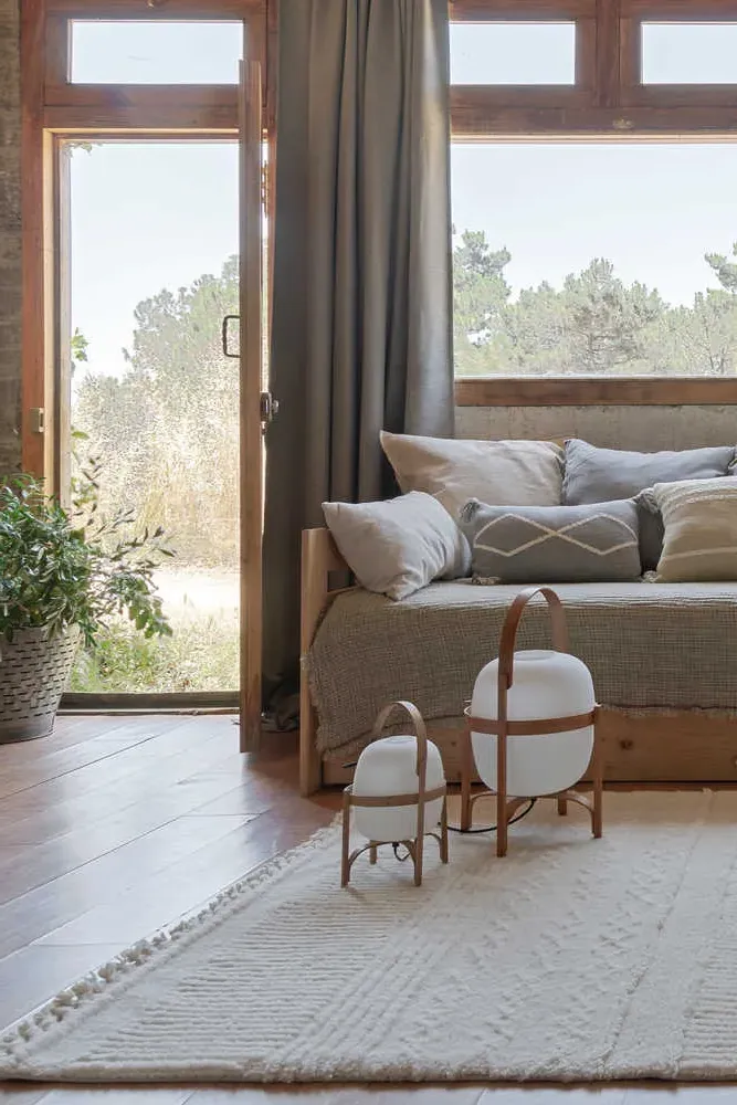 Ari Area Rug - White, Wool