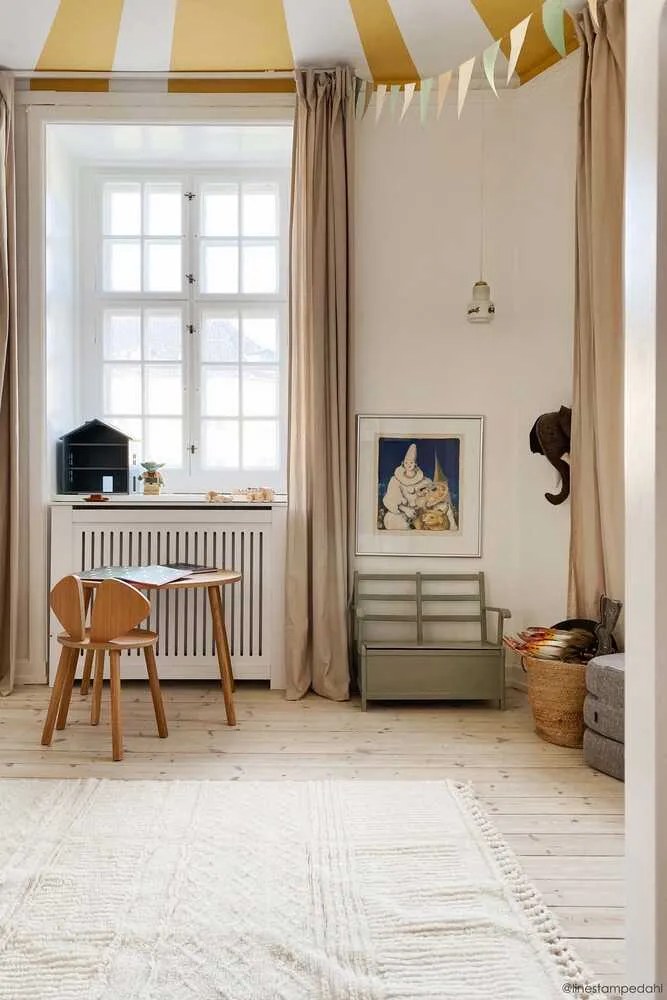 Ari Area Rug - White, Wool