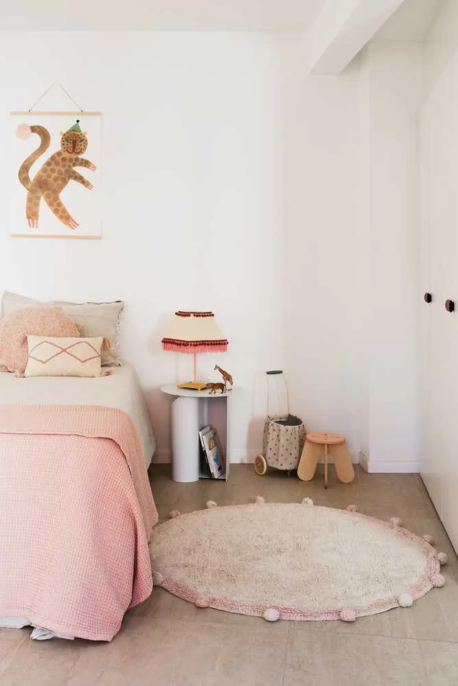 Bubbly Round Rug with Pompoms - Nude