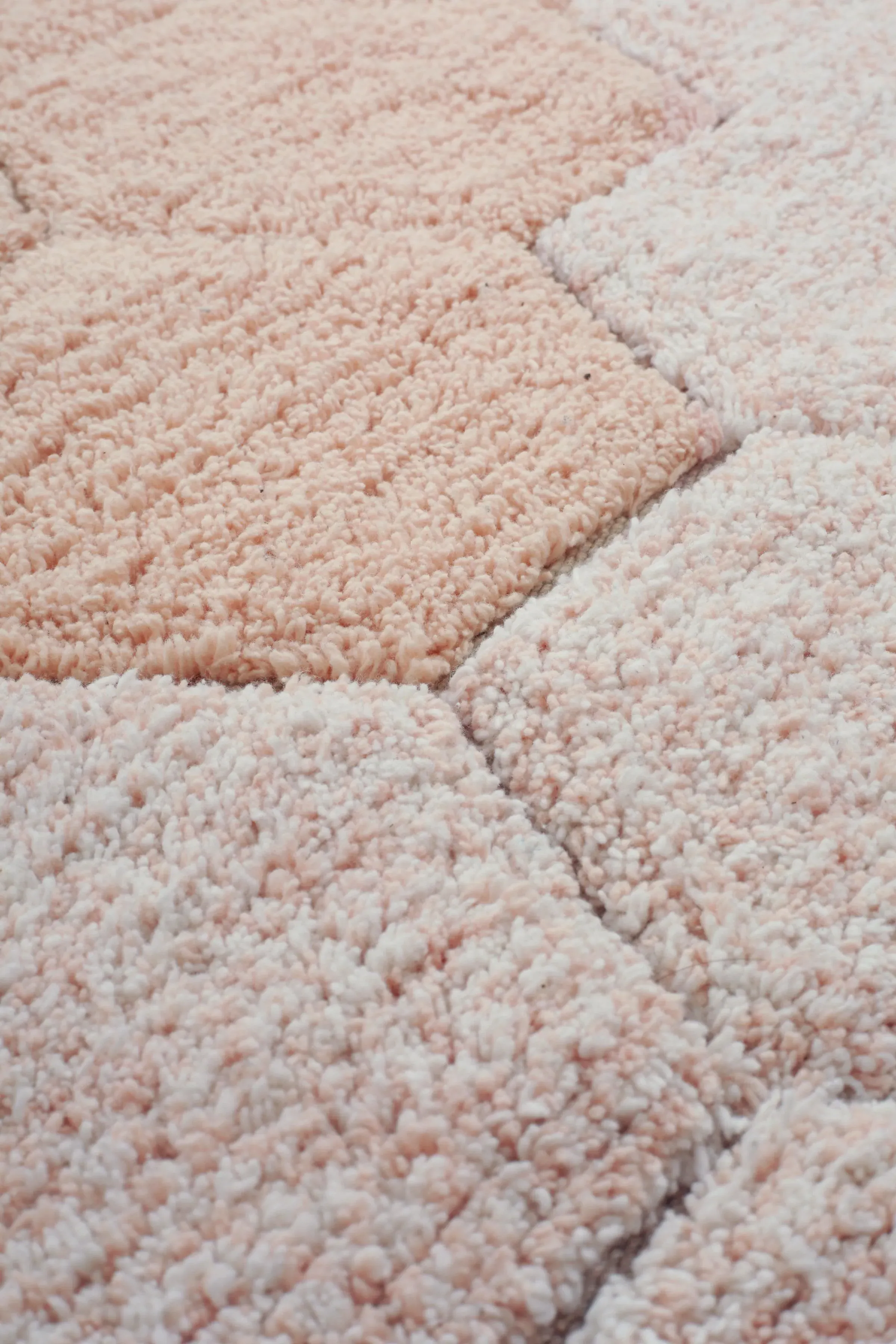 Honeycomb Round Rug - Rose