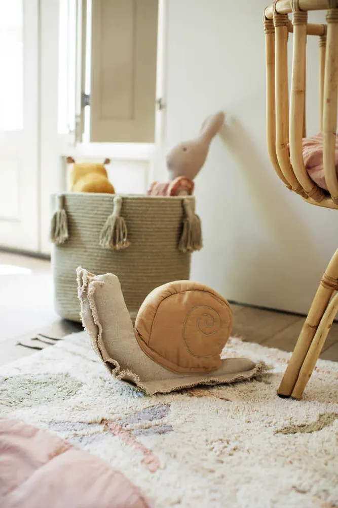 Lazy Snail Cushion 9" x 1'4"