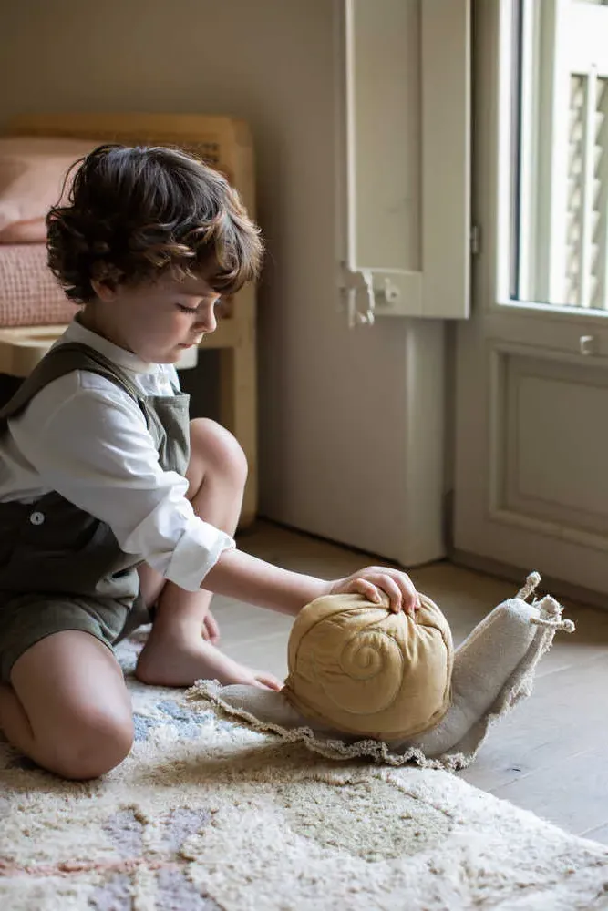 Lazy Snail Cushion 9" x 1'4"