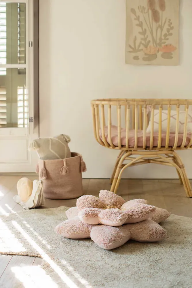 Lazy Snail Cushion 9" x 1'4"