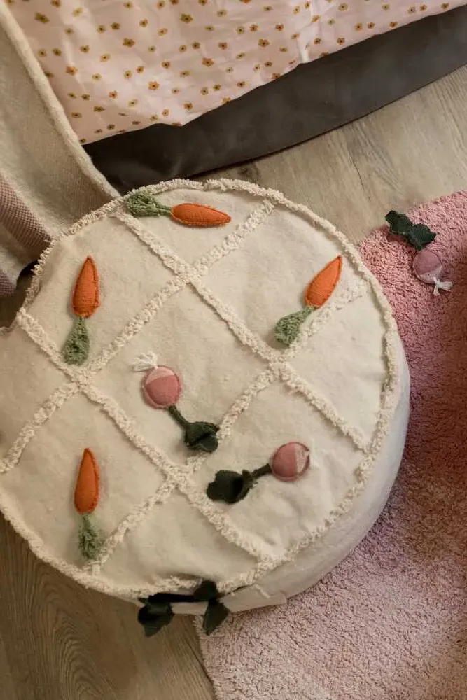 Oli & Carol Interactive Tic-Tac-Toe Round Pouf