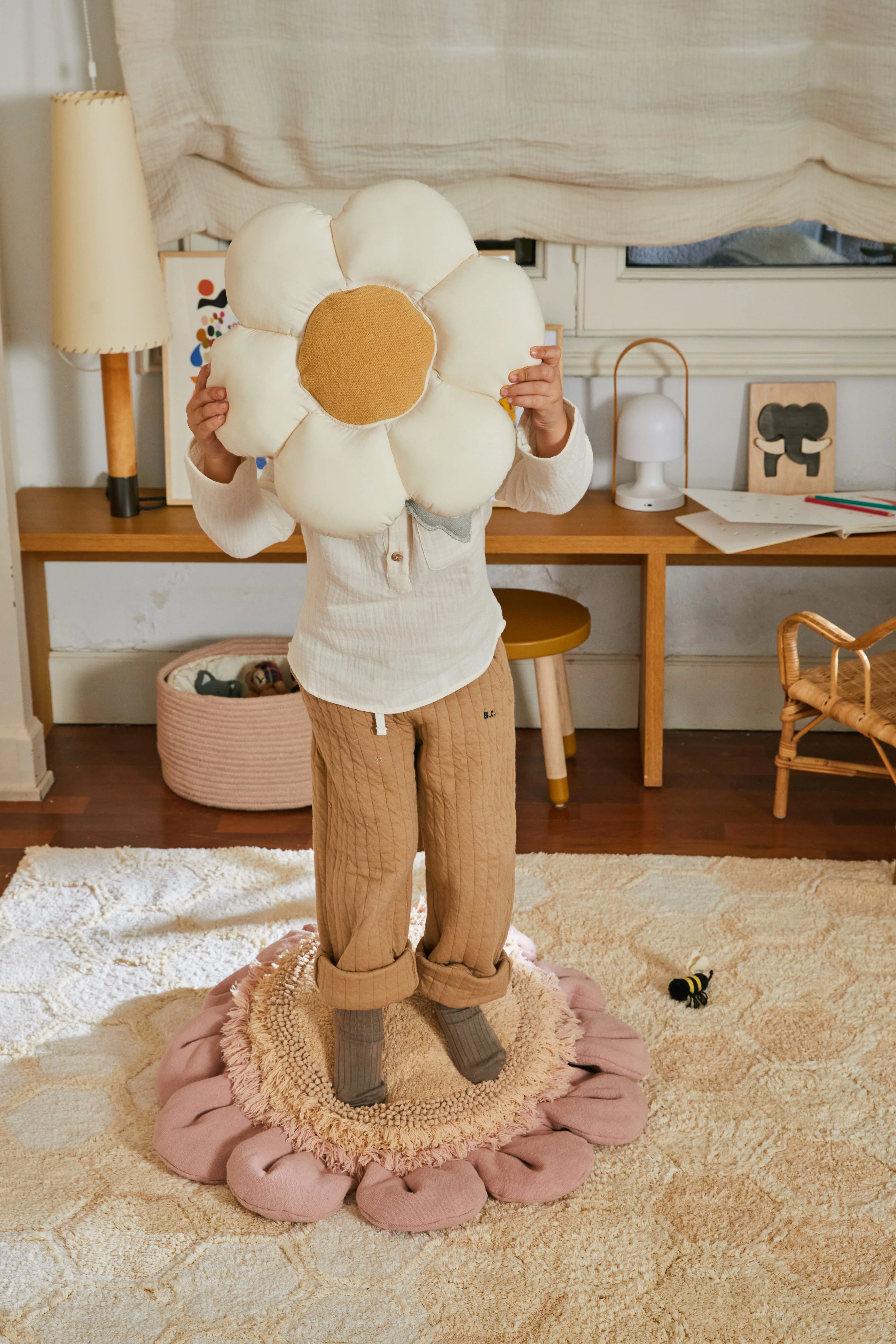 Pink Daisy Round Floor Cushion - Pink