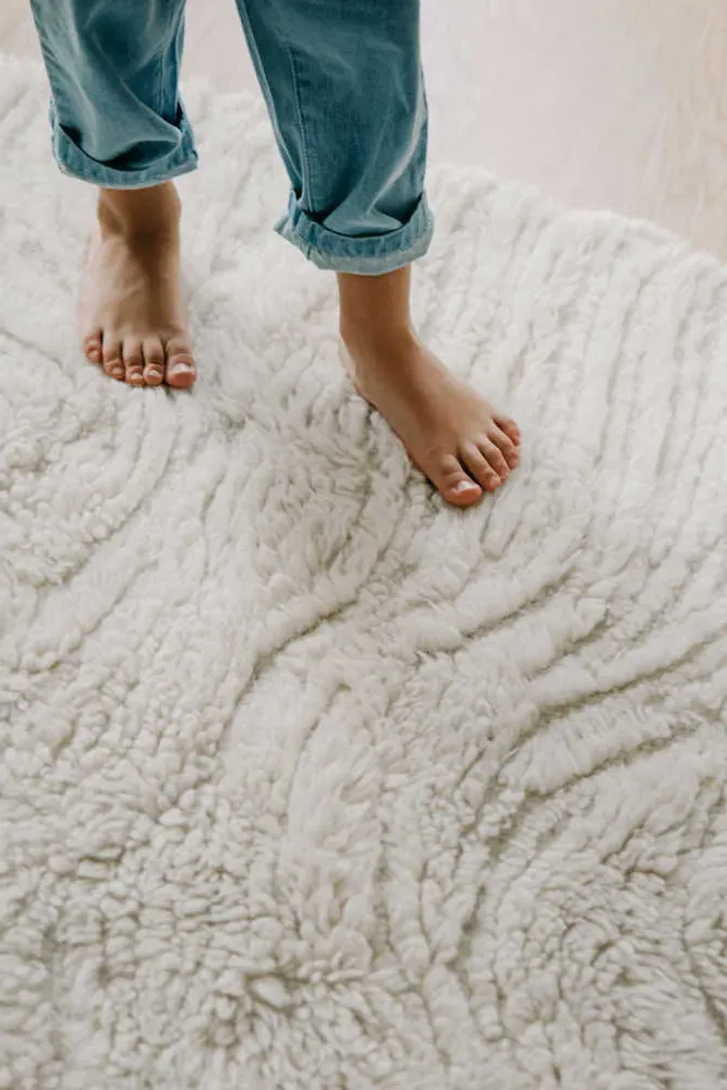 Pink Nose Sheep Wool Rug 4' X 5' 7" - Pink