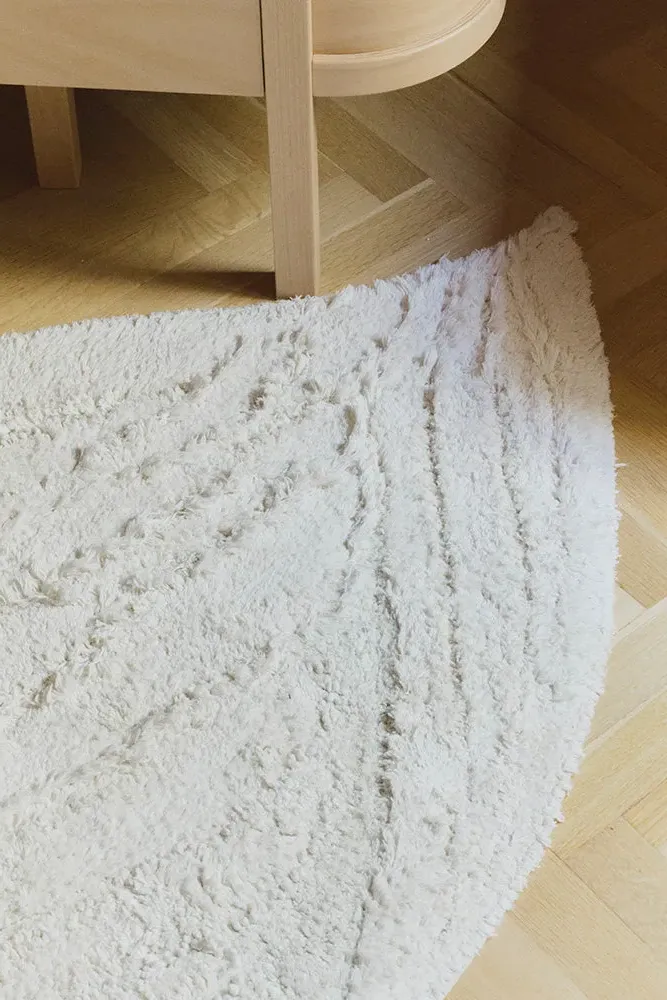 Swan Washable Rug 3'11" x 3'3" - White