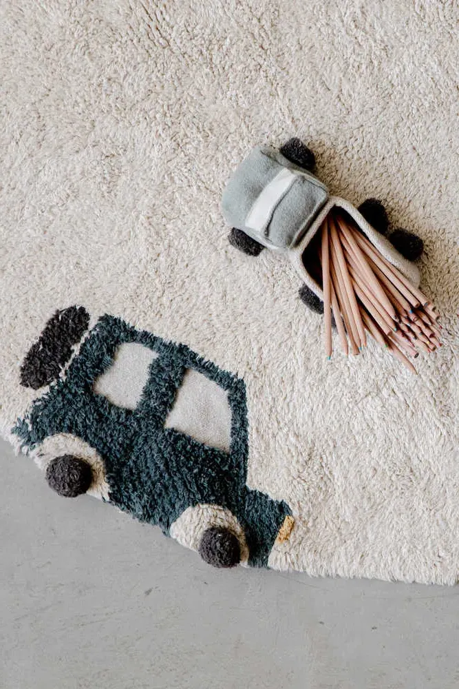 Wheels Round Rug with Pompoms