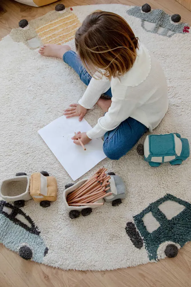 Wheels Round Rug with Pompoms