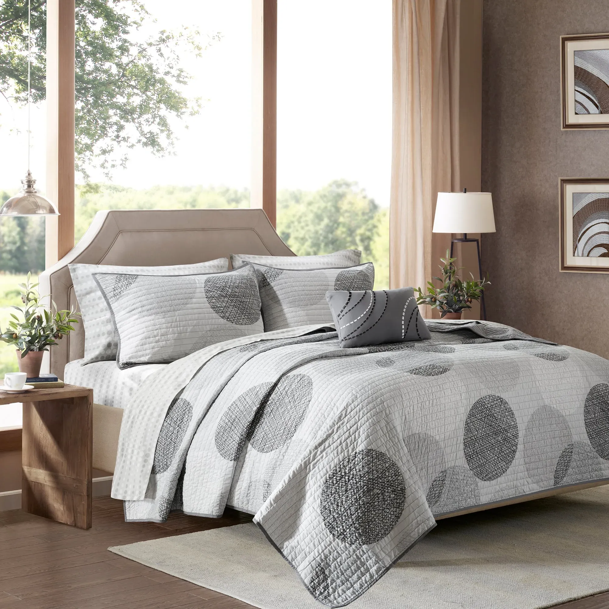 Knowles 8-Piece Quilt Set with Cotton Bed Sheets product